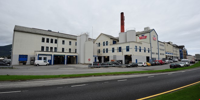 Utsiden av Tines fabrikk i Ålesund
