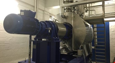 Bilde av maskinen som tar ut overskuddsvarmen etter tørking av FPC, under vakuum.